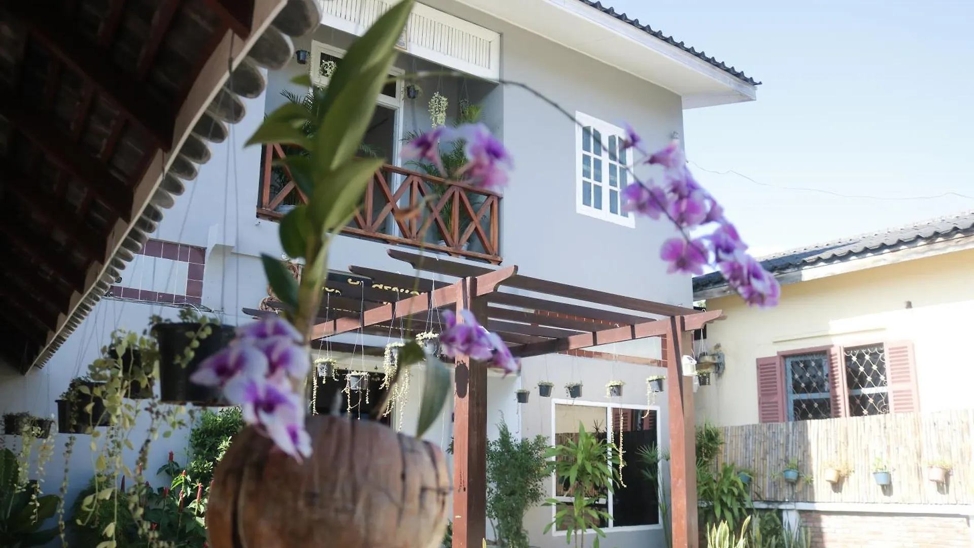 Hotel Moon'S House Luangprabang  Luang Prabang